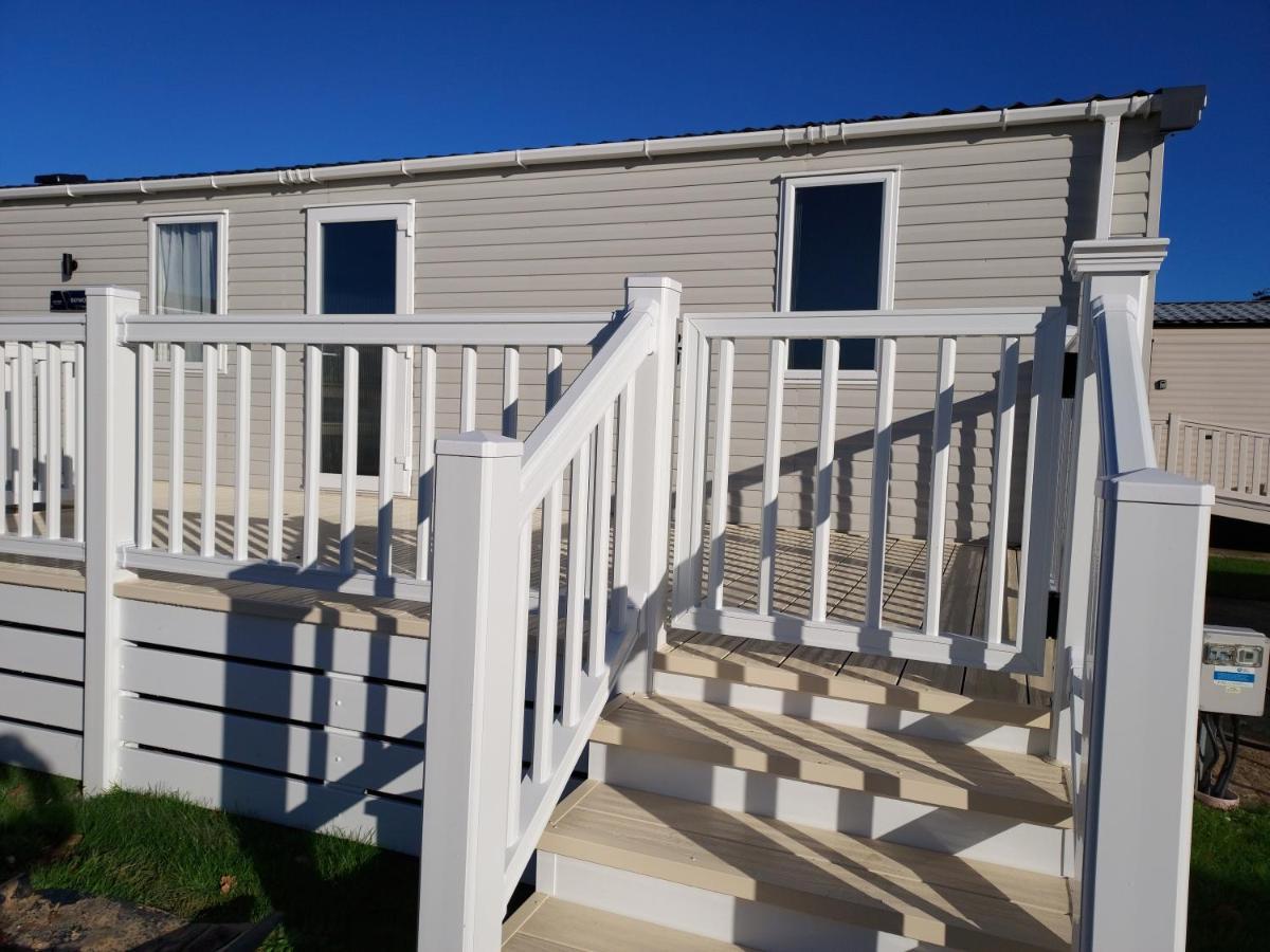 Hoburne Bashley Self-Catering Holiday Home Нью-Мілтон Екстер'єр фото