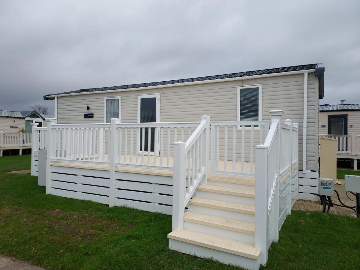 Hoburne Bashley Self-Catering Holiday Home Нью-Мілтон Екстер'єр фото